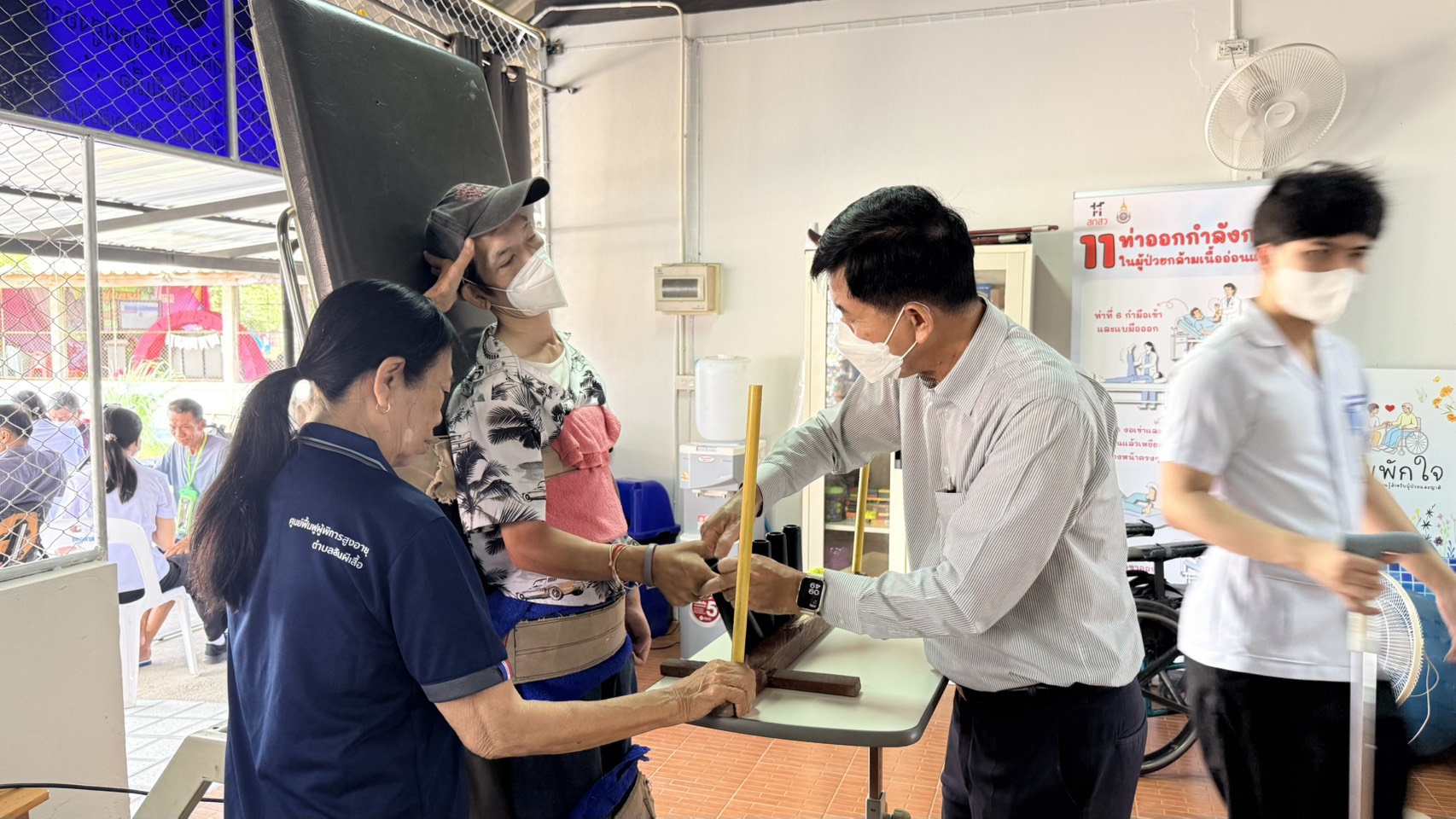 ให้บริการศูนย์พัฒนาและฟื้นฟูคุณภาพชีวิตผู้สูงอายุและผู้พิการในตำบลสันผีเสื้อ ในวันนี้มีผู้มารับบริการ จำนวน 20 ราย มีรายเก่า 19 ราย เเละรายใหม่ 1 ราย